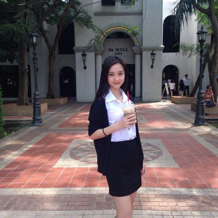 不科學魔鬼曲線!超兇「越南奶茶妹」推寫真 美胸現場測量引暴動