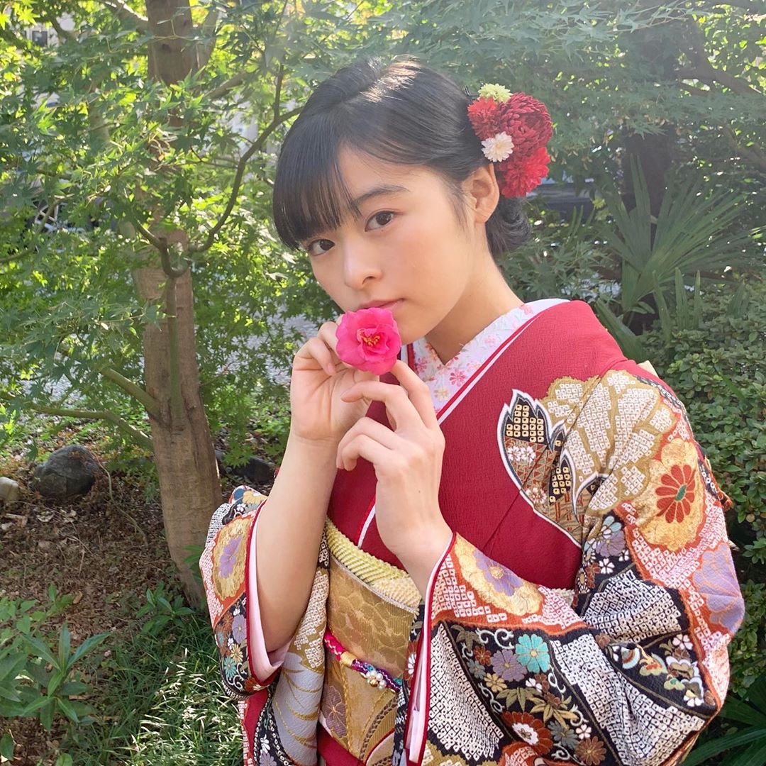 清純嫩顏超驚人！《天氣之子》女星「降齡萌扮小學生」　網驚：完全無違和