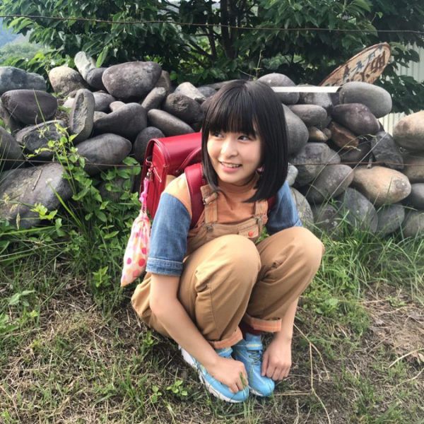 清純嫩顏超驚人！《天氣之子》女星「降齡萌扮小學生」　網驚：完全無違和