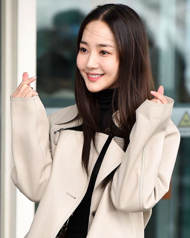 朴敏英「腰身露出」引熱議!見光死分手李敏鎬:大曝感情觀改變