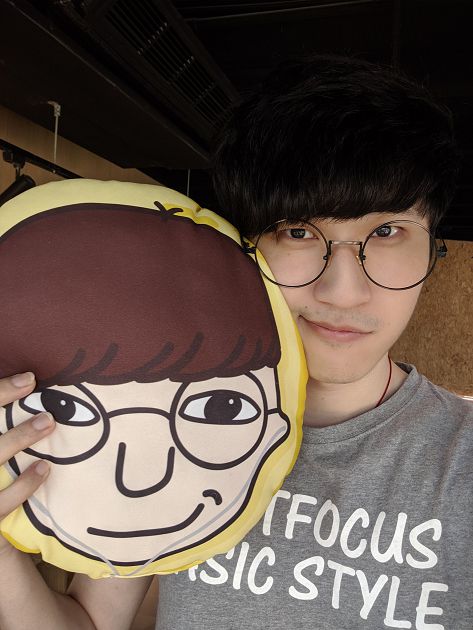 女友正面曝光！阿神脫單曝「親暱托臉照」  網嗨：村長夫人好