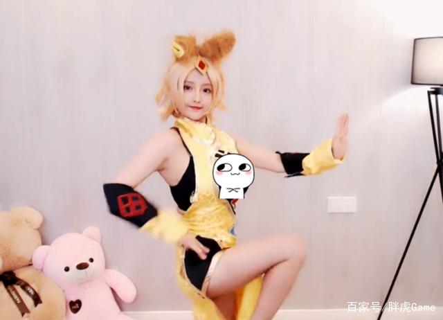 曾爆恩愛片外流！實況兇妹「再度出賣肉體」　開價上萬元網傻眼