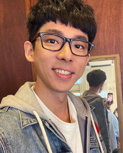 人設崩壞!阿滴「三角褲外穿」辣妹勁舞「狂摩擦」:我才沒有很開心