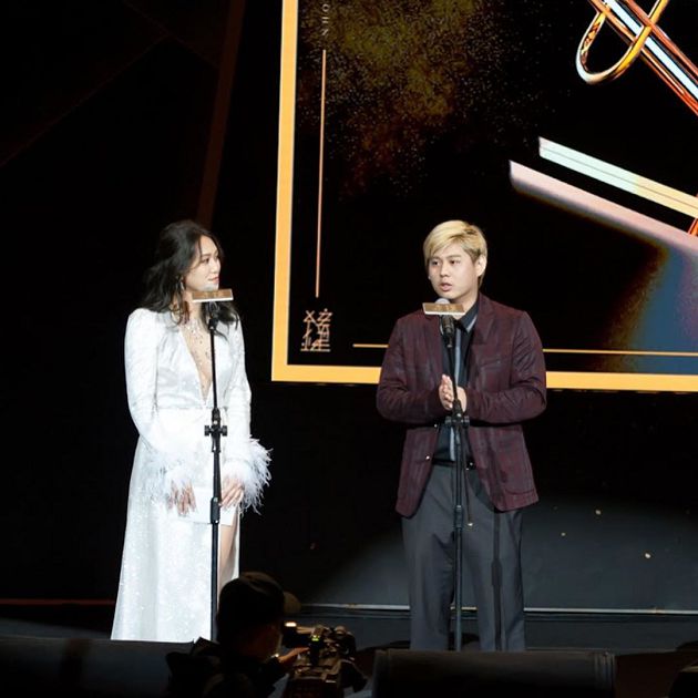 性感限定！上班不要看「麻希」深V開到肚臍　「半球炸出」險走光