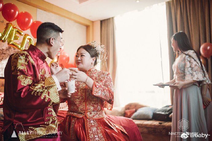 甜蜜大反轉?100KG厚片女孩曝光「一週年真相」怒了:他X的愛情