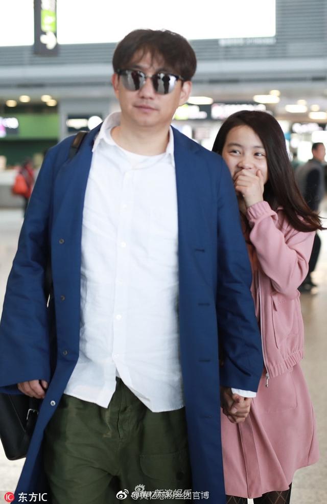 《爸爸》多多轉大人!「胸前解扣」名模級穿搭 網驚嘆:好像大S