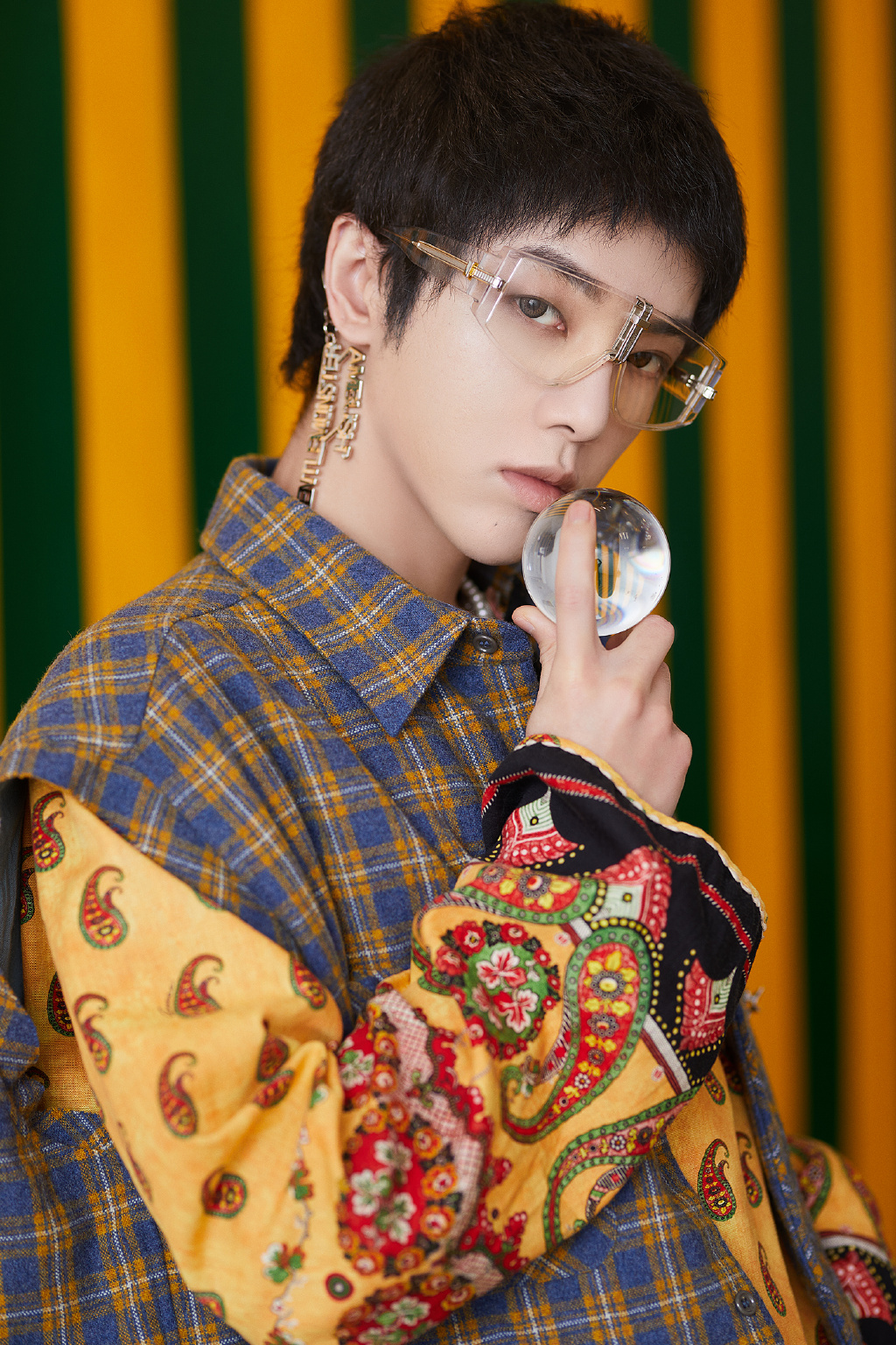 華晨宇遭業界大佬怒轟「為自己言行負責」!本尊親道歉:沒想太多