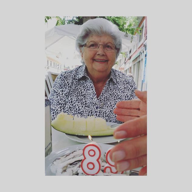 90歲阿嬤「小畫家」太威變網紅!「作品曝光」狂吸30萬人朝聖