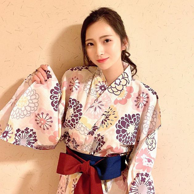 「高配版」雞排妹曝光！「雙手一壓」長輩噴出 網呼：更有料