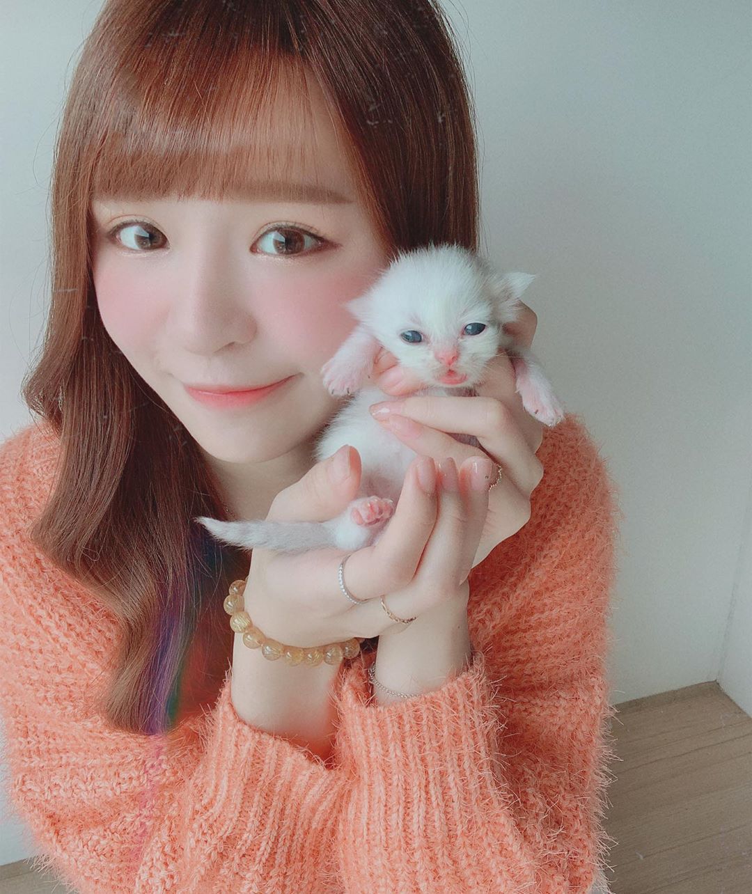 洗澡被突擊！元元「出浴畫面」無碼放送　靠手遮胸驚喊：露點了啦