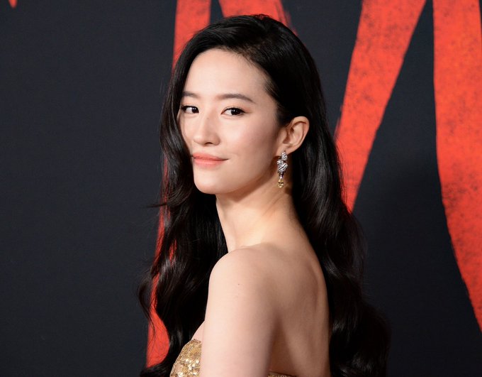 慘遭出征！劉亦菲嗨喊「一句話」引眾怒　陸網呼籲罷看《花木蘭》