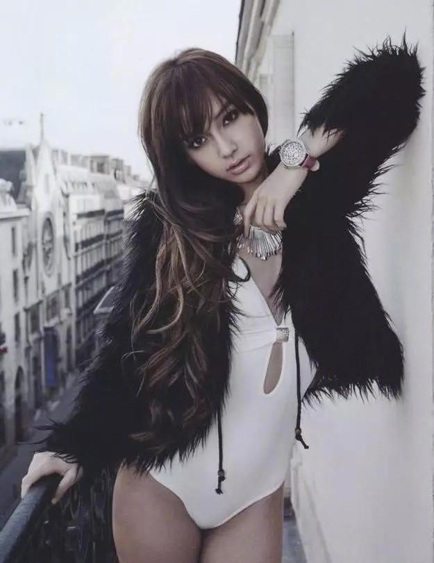 泳衣卡死三角洲!Angelababy「中空高衩」青澀照曝光 超狂尺度嚇歪網