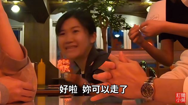 小吳出櫃?男方甜唱「週年定情曲」放閃 路人反應全被錄下