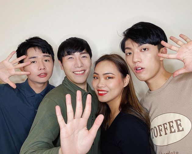 小吳出櫃?男方甜唱「週年定情曲」放閃 路人反應全被錄下