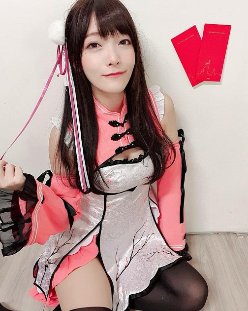 深夜開台！實況正妹喝ㄎㄧㄤ「情緒頻失控」　網：阿扣台？