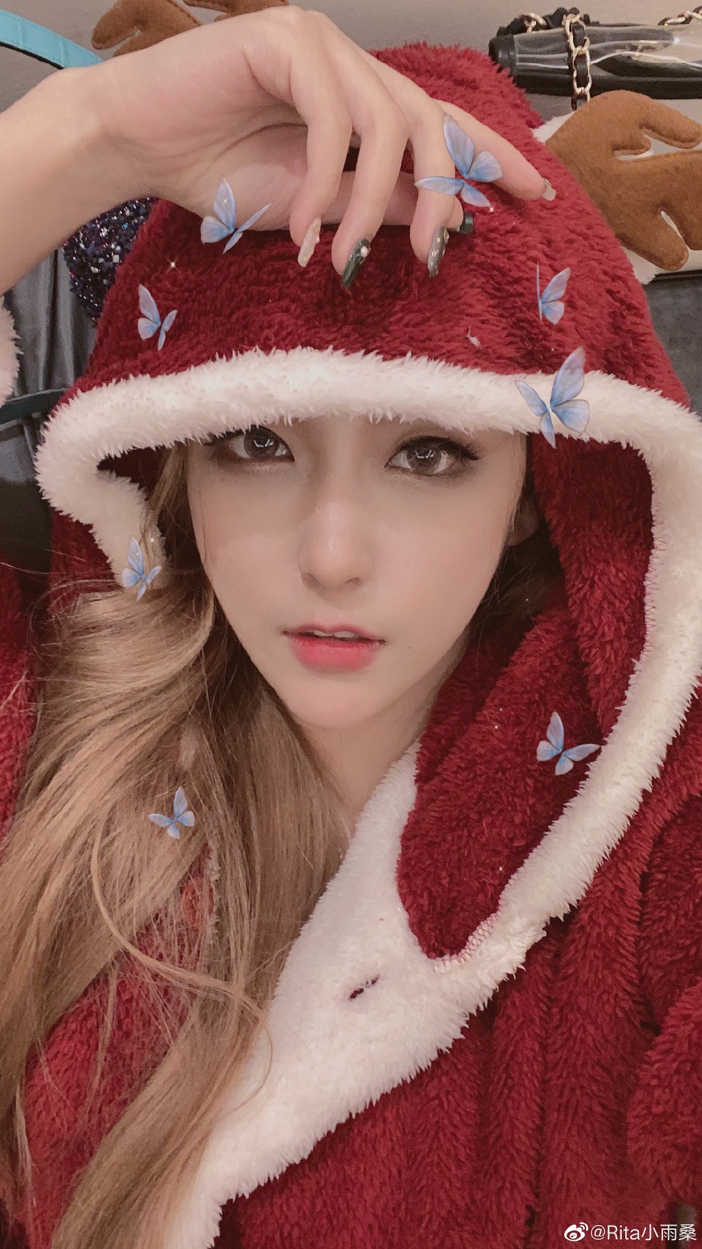 撐爆杰尼龜！實況兇妹「挺出驚人巨球」嗆爆網：去問問我大不大