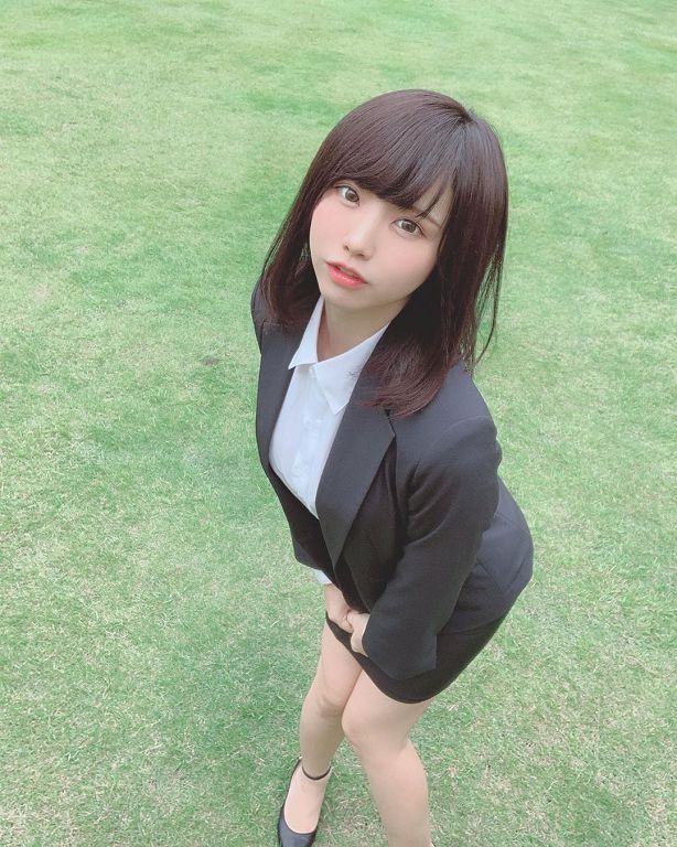 日本萌妹coser「禮服開超低」!胸前完全不遮 網全看傻:長大了!