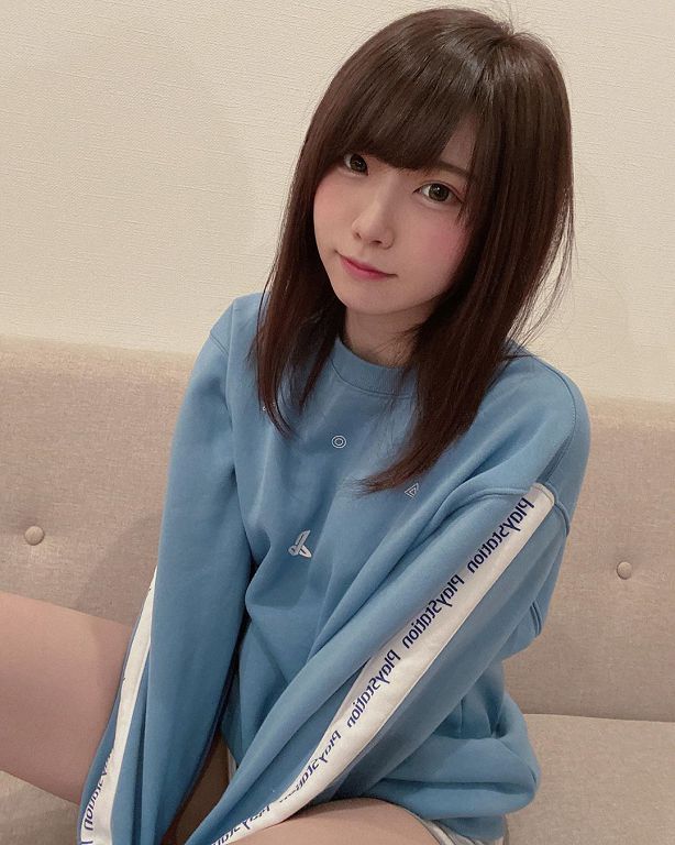 日本萌妹coser「禮服開超低」!胸前完全不遮 網全看傻:長大了!