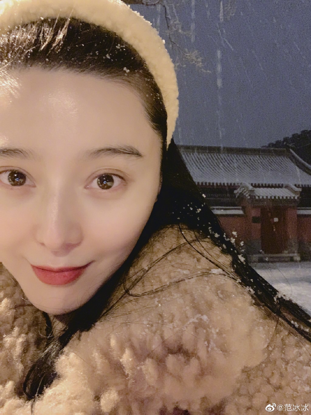 范冰冰顏值崩壞！「黑眼圈+臉部浮腫」憔悴慘樣嚇壞網：像剛哭過