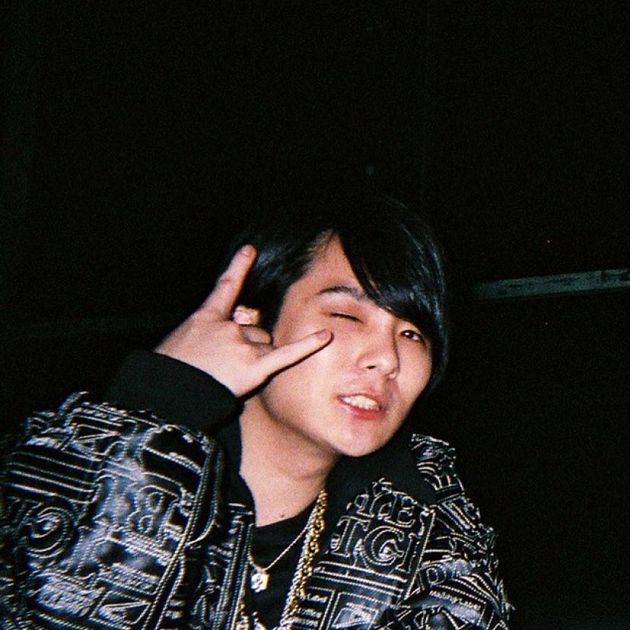 百萬男網紅「舊照出土」網嚇歪！黑歷史再被翻：跟現在根本不同人