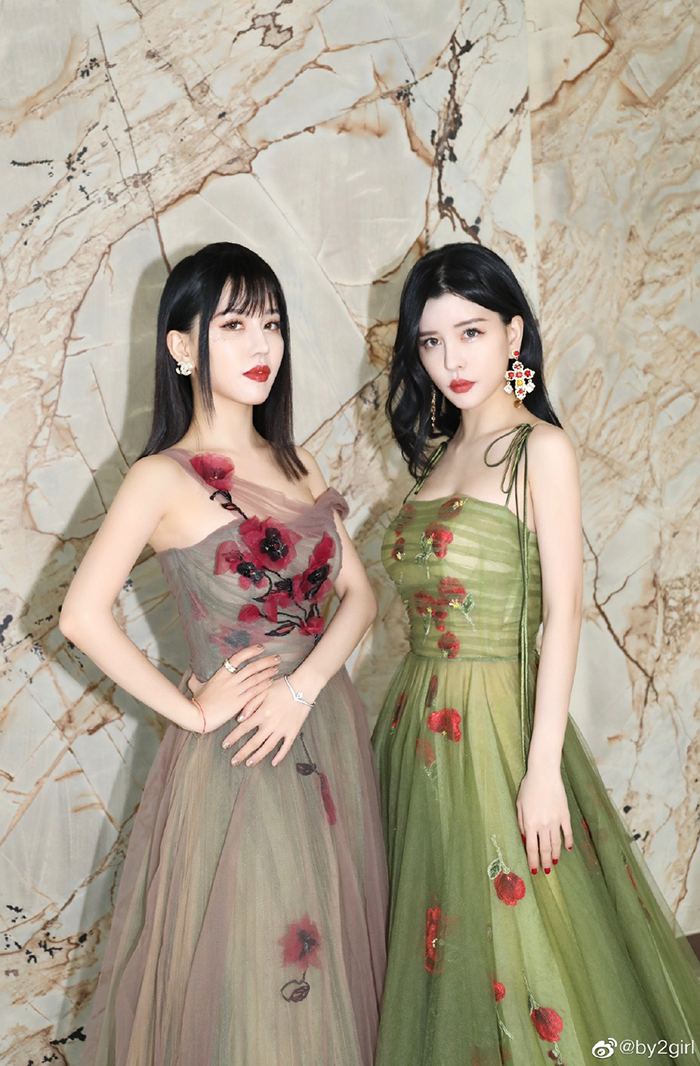 時尚一言難盡!BY2「旗袍內褲外漏」造型遭網狂酸:土到掉渣!