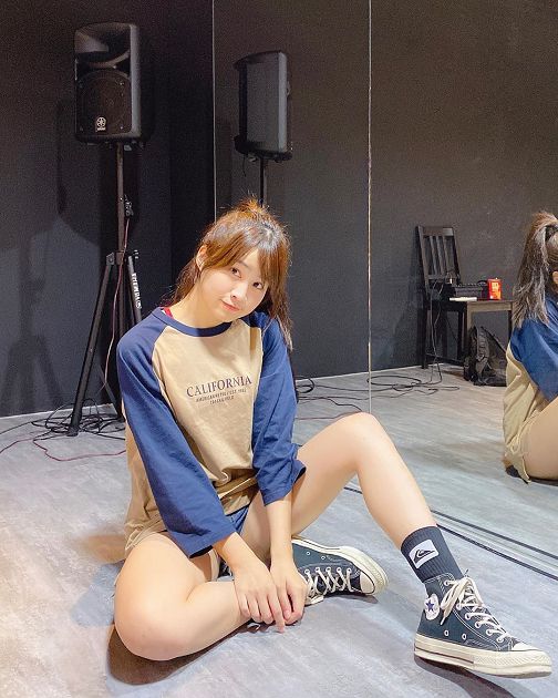 尺度大開!陳伊辣穿比基尼「細繩卡死縫中」 網:受不了