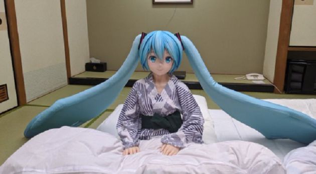 娶初音未來不到2年！日本公務員「宣布喪妻」：在電腦前爆哭