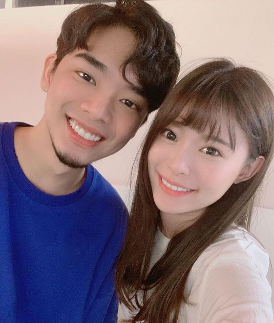 直播洩玄機!SIRI曝光實況主「感情狀況」 網抓:不只一個?