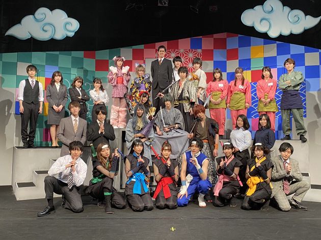 日本寫真偶像「遇電車癡漢」不敢大叫！色狼手機搜出6部影片