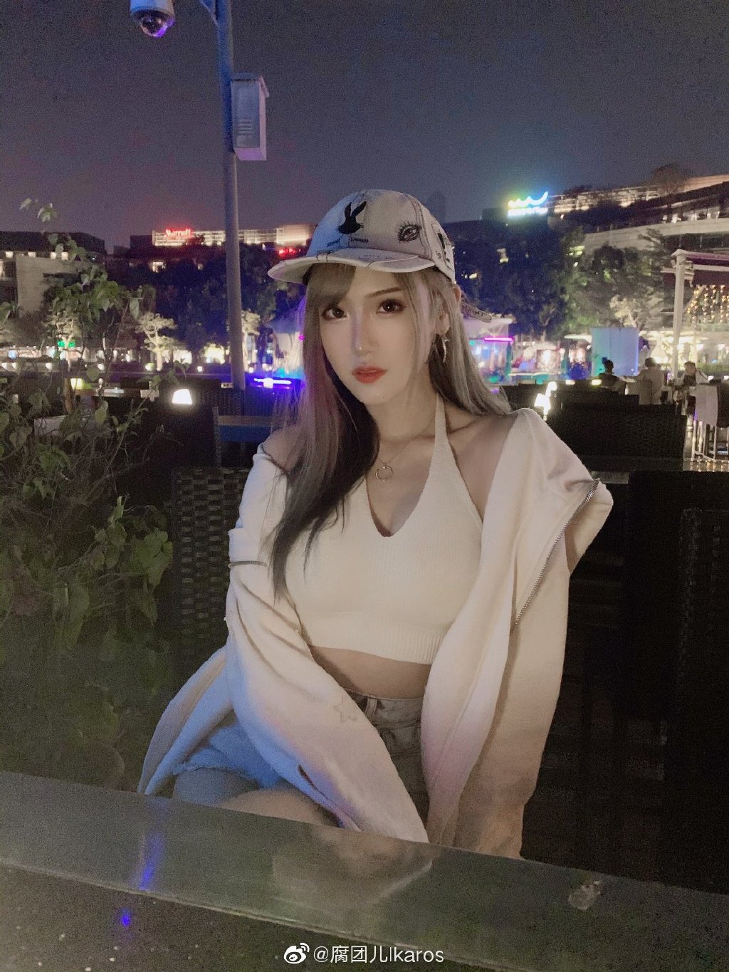 遭爆「黑歷史醜照」!實況兇妹爆氣加碼「素顏無P照」網一看全驚了!