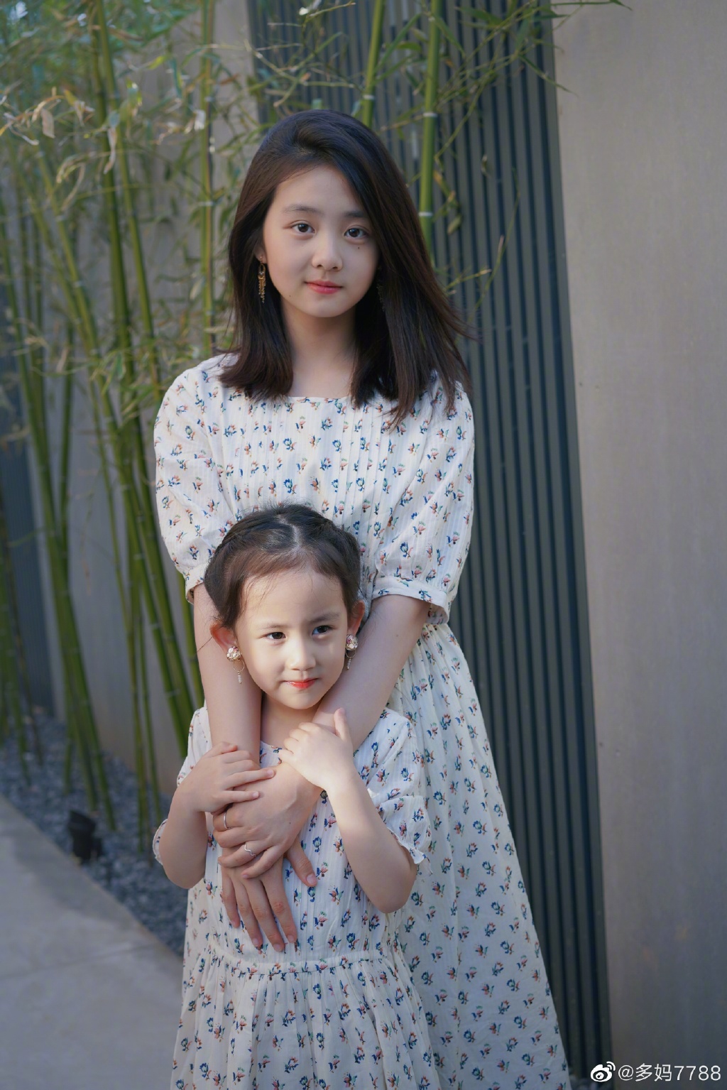 真的長大了！《爸爸2》多多辣露「性感腹肌長腿」　網嘆：這就是差距