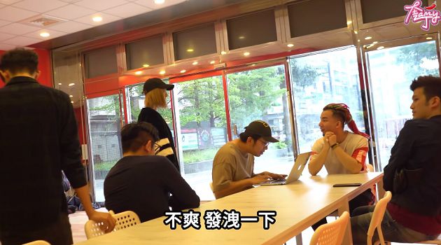 狂踩烏鴉底線！奎丁重摔「貴重電器」嗆聲　網：不怕變成消波塊？