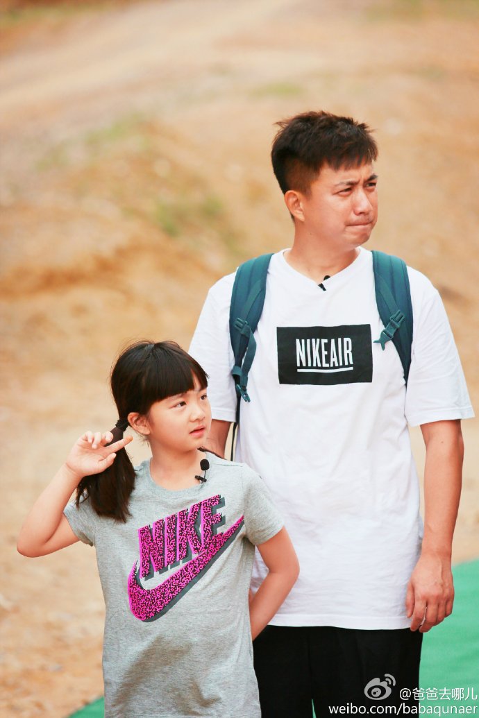 真的長大了！《爸爸2》多多辣露「性感腹肌長腿」　網嘆：這就是差距