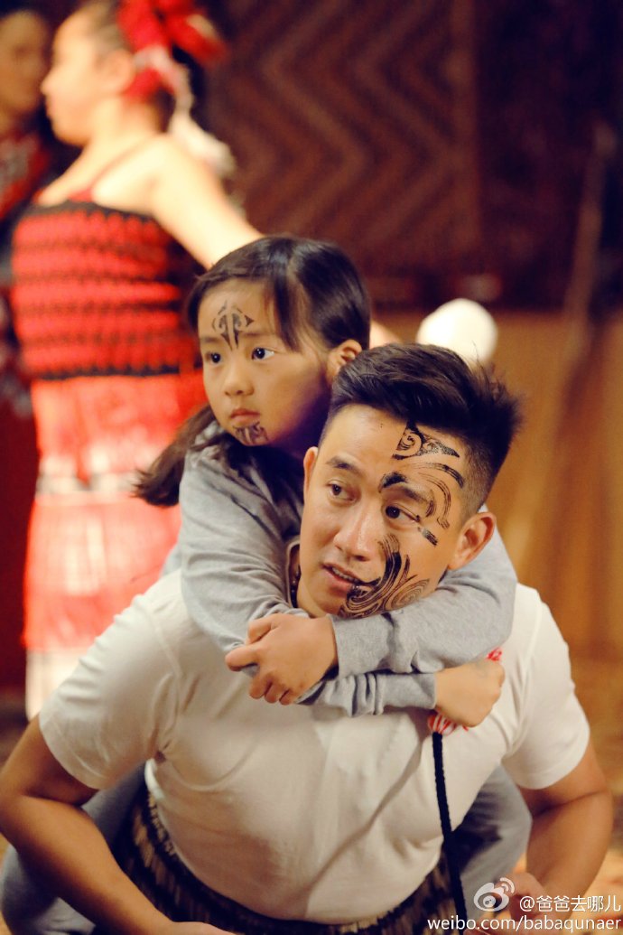 真的長大了！《爸爸2》多多辣露「性感腹肌長腿」　網嘆：這就是差距