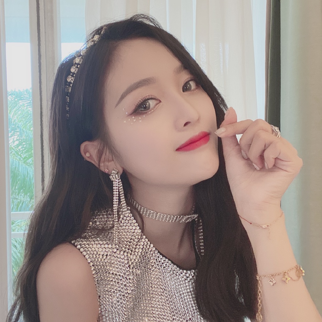 私密照曝光！吳宣儀「UU差點掉出」一彎腰網驚：看進去了