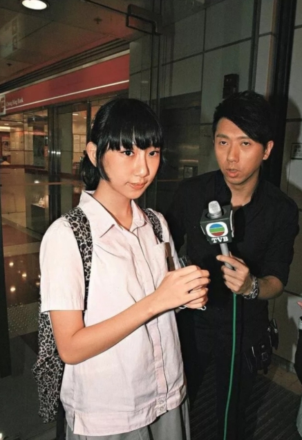 長相身材全升級!嫩模「巨球比臉大」側面看光光 網酸:好像塑膠人