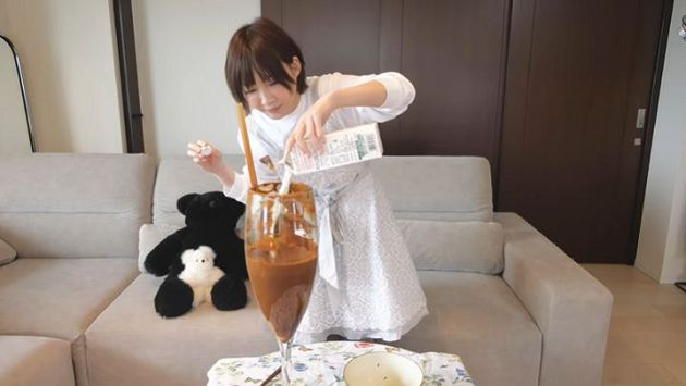 木下佑香挑戰「400次咖啡」！半罐咖啡粉+6大罐牛奶  網：真的會沒命！