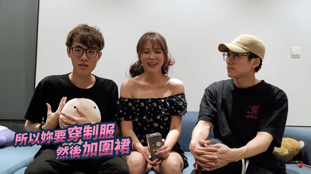 半球浮出！天菜小姐單穿「空姐圍裙」福利滿滿　網嗨：香爆