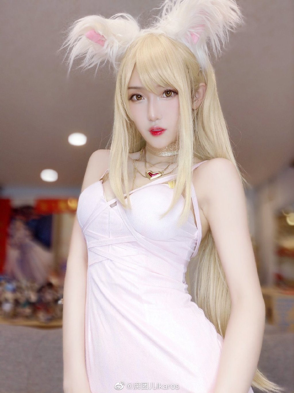 優質台差點被BAN！實況兇妹「巨球倒出」　腳一抬「秒GG」