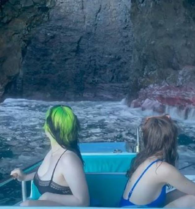 怪奇比莉「細肩帶泳衣」挨轟變了！正面開嗆：只要我想，就會秀出來