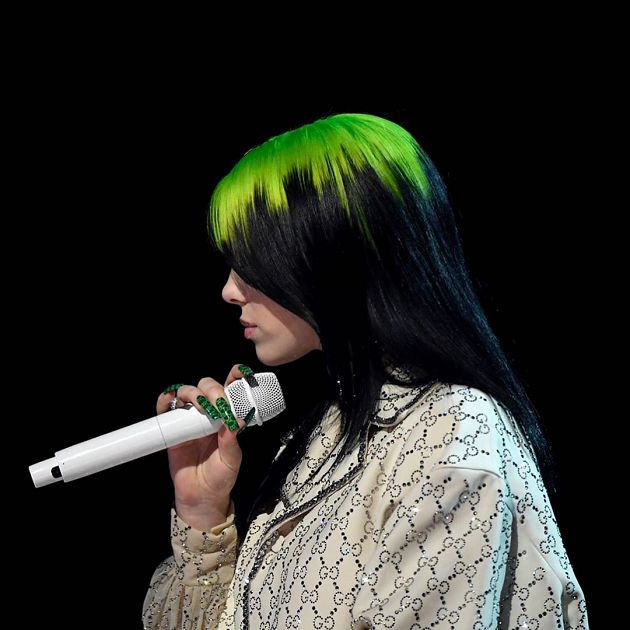 怪奇比莉「細肩帶泳衣」挨轟變了！正面開嗆：只要我想，就會秀出來