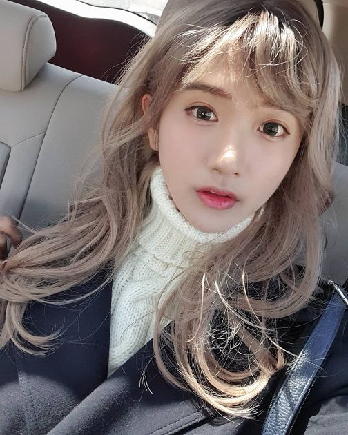 遭批露不夠多!企鵝妹直播「淚崩吐辛酸」 網:還是台灣肥宅善良