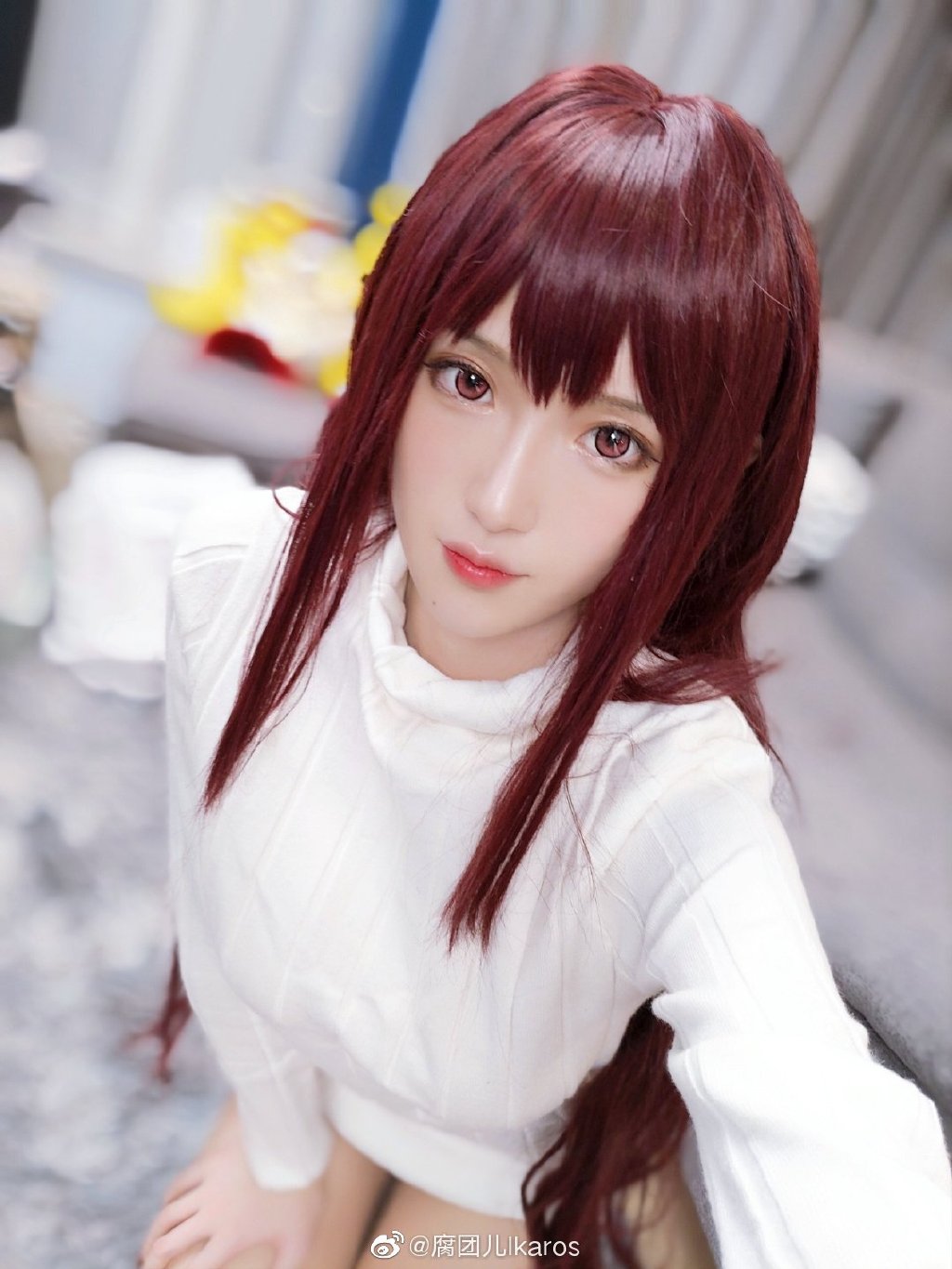 是真的大!實況兇妹緊身衣「辣曬S曲線」 一低頭網全驚:內內都沒穿?