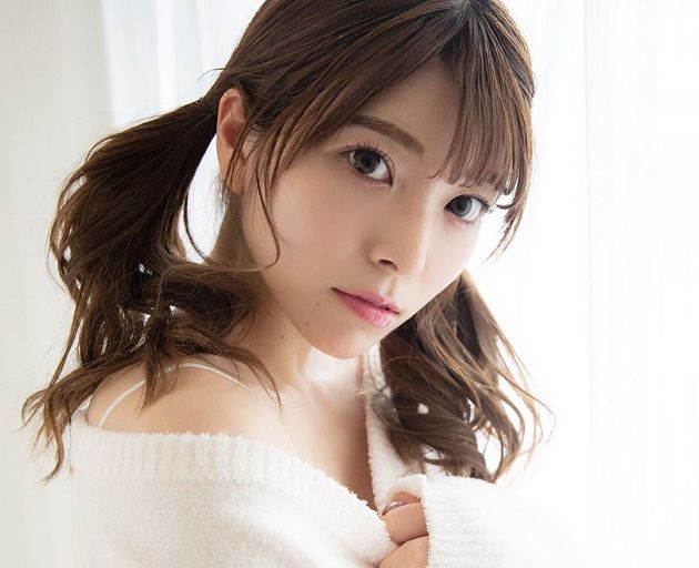 腿控福利!上原亞衣「黑絲襪」福利連環發 甜問:哪個好看~