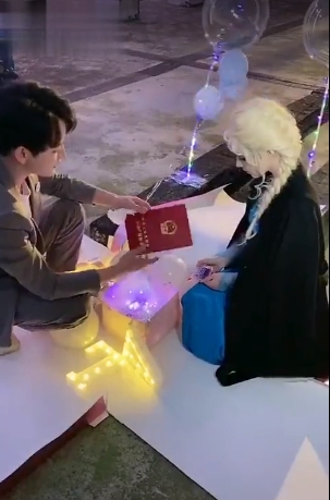 真人版肯尼!「大陸第一芭比」被求婚 「男友曝光」網驚:根本夫妻臉