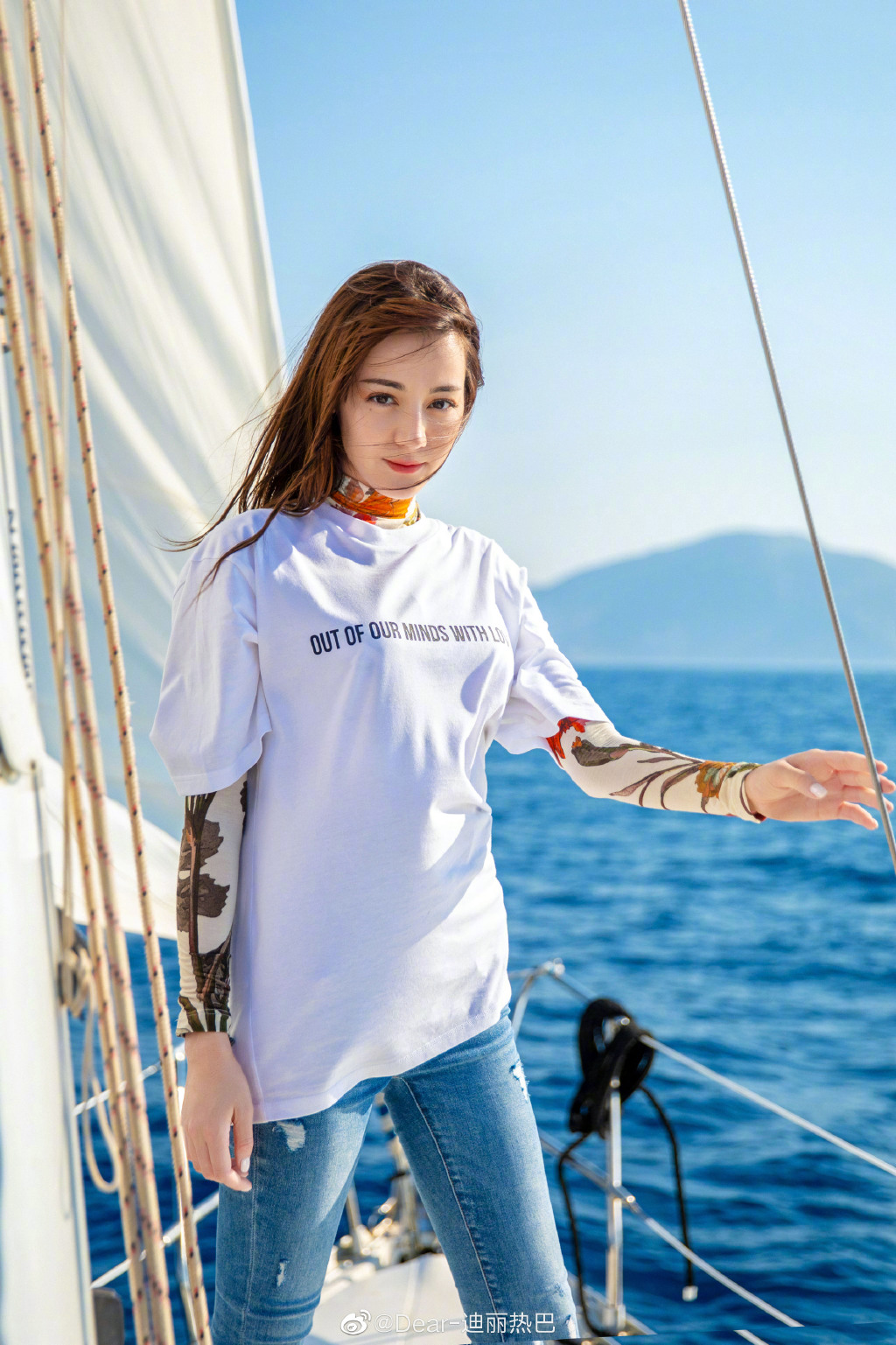 迪麗熱巴大崩壞！「０修圖照」瘋傳　「臉垮成大媽」嚇歪網