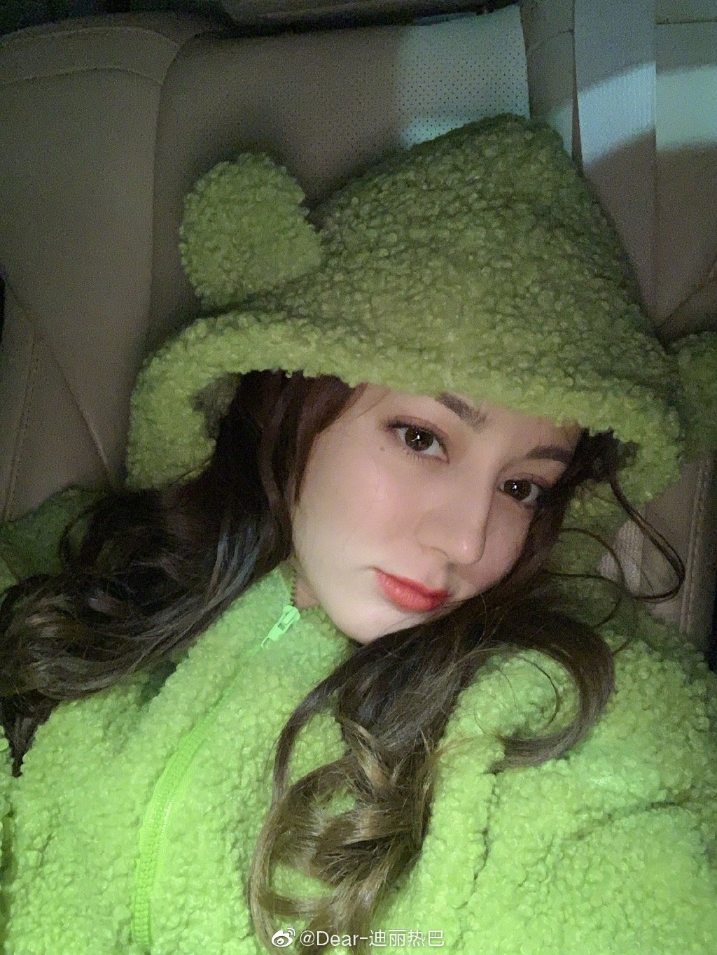 迪麗熱巴大崩壞！「０修圖照」瘋傳　「臉垮成大媽」嚇歪網