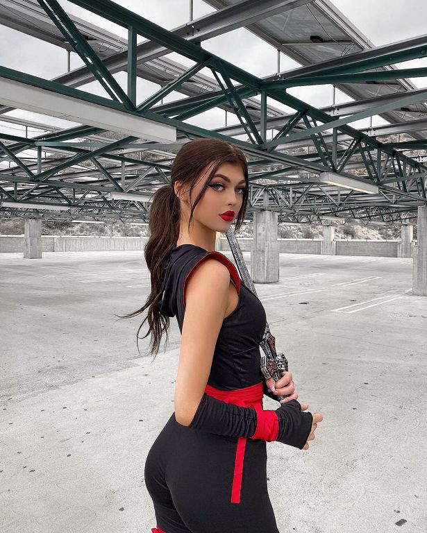 「真人版芭比」素顏曝光！IG破千萬追蹤：今年才17歲～