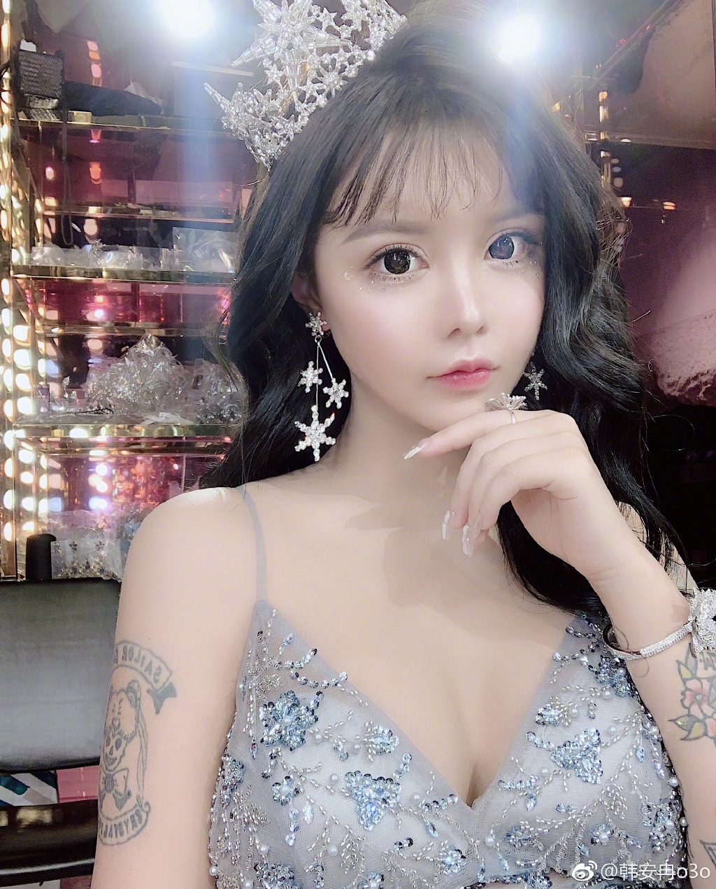 還在放不下?百萬網紅「當著新歡面」怒嗆前夫 表情全拍下!