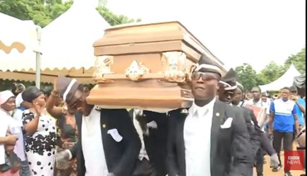 你出事，我來扛！「黑人抬棺材」迷因梗圖爆紅：來源曝光